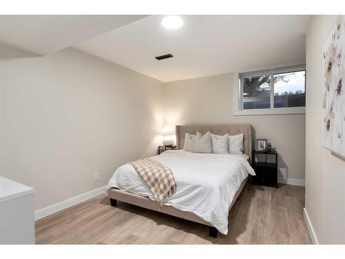 47 Fonda Green Se, Calgary, AB - Indoor Photo Showing Bedroom