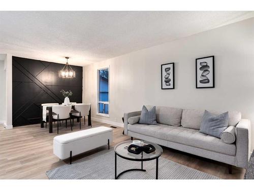 47 Fonda Green Se, Calgary, AB - Indoor Photo Showing Living Room