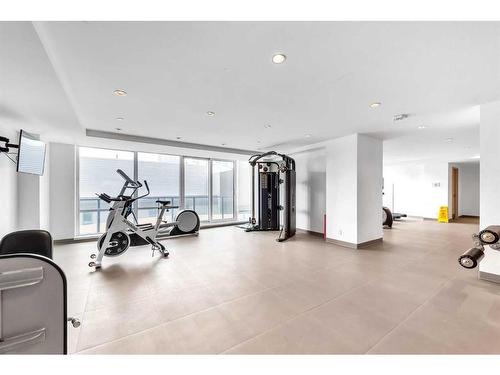 422-615 6 Avenue Se, Calgary, AB - Indoor Photo Showing Gym Room