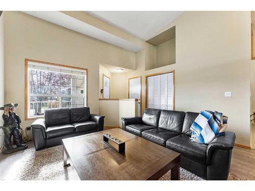 12 Cimarron Meadows Way, Okotoks, AB - Indoor Photo Showing Living Room