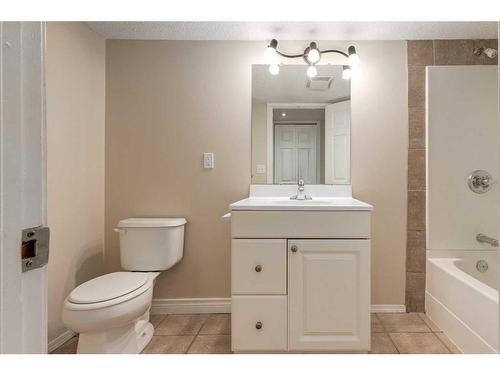 48 Pinecliff Close Ne, Calgary, AB - Indoor Photo Showing Bathroom