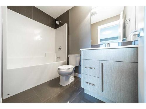 27-111 Rainbow Falls Gate, Chestermere, AB - Indoor Photo Showing Bathroom