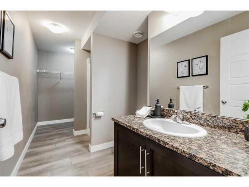 3203-2781 Chinook Winds Drive Sw, Airdrie, AB - Indoor Photo Showing Bathroom