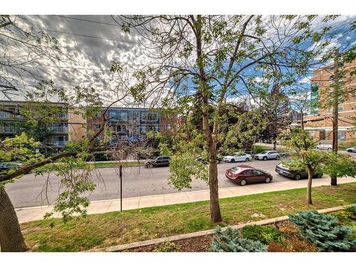 215-2204 1 Street Sw, Calgary, AB - Outdoor