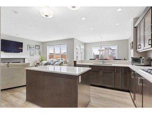 26 Marquis Heights Se, Calgary, AB - Indoor Photo Showing Kitchen