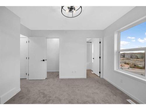 364 Hotchkiss Drive Se, Calgary, AB - Indoor Photo Showing Other Room