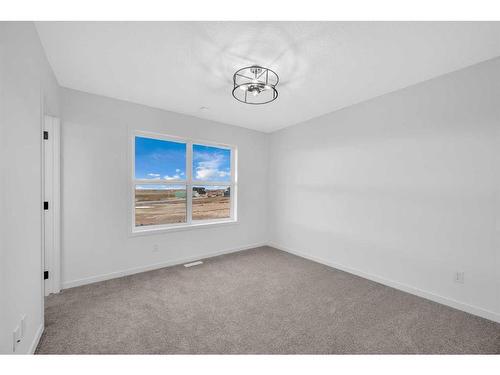 364 Hotchkiss Drive Se, Calgary, AB - Indoor Photo Showing Other Room