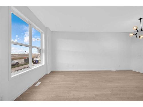 364 Hotchkiss Drive Se, Calgary, AB - Indoor Photo Showing Other Room