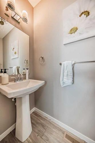 66 Howse Common Ne, Calgary, AB - Indoor Photo Showing Bathroom