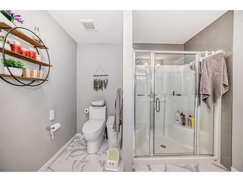 66 Howse Common Ne, Calgary, AB - Indoor Photo Showing Bathroom