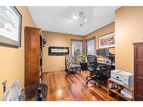 6 Mount Gibraltar Place Se, Calgary, AB - Indoor Photo Showing Other Room