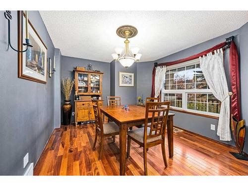 6 Mount Gibraltar Place Se, Calgary, AB - Indoor Photo Showing Dining Room