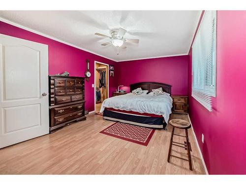 15 Carmel Close Ne, Calgary, AB - Indoor Photo Showing Bedroom