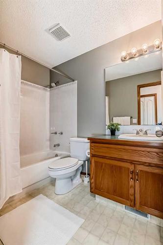 15 Carmel Close Ne, Calgary, AB - Indoor Photo Showing Bathroom