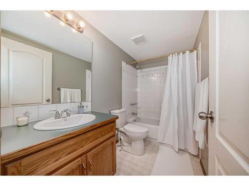 15 Carmel Close Ne, Calgary, AB - Indoor Photo Showing Bathroom