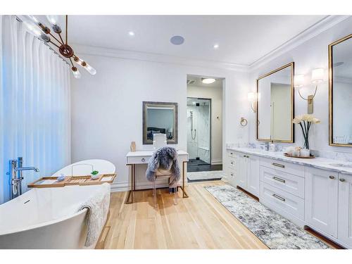 1920 31 Avenue Sw, Calgary, AB - Indoor Photo Showing Bathroom