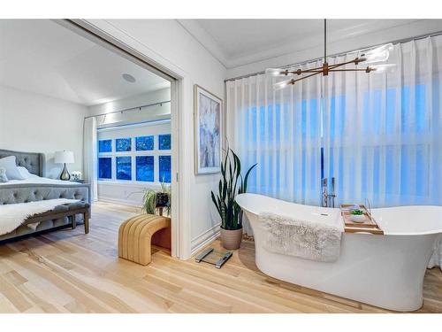 1920 31 Avenue Sw, Calgary, AB - Indoor Photo Showing Bedroom