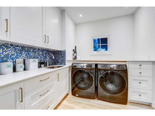 1920 31 Avenue Sw, Calgary, AB - Indoor Photo Showing Laundry Room