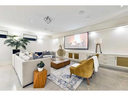 1920 31 Avenue Sw, Calgary, AB - Indoor Photo Showing Living Room