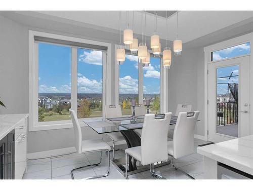 233 Crestmont Drive Sw, Calgary, AB - Indoor Photo Showing Dining Room