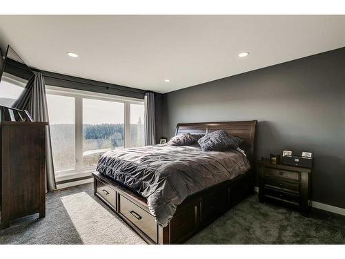 3-5242 Twp Road 290, Rural Mountain View County, AB - Indoor Photo Showing Bedroom