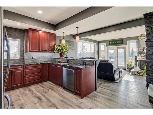 3-5242 Twp Road 290, Rural Mountain View County, AB - Indoor Photo Showing Kitchen