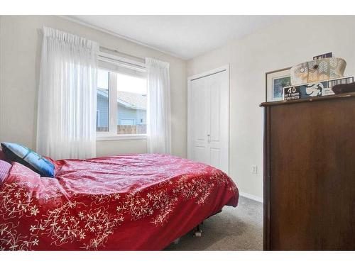 212 3Rd Avenue East, Hussar, AB - Indoor Photo Showing Bedroom