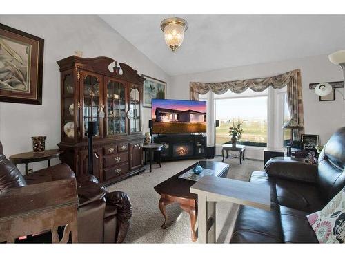 212 3Rd Avenue East, Hussar, AB - Indoor Photo Showing Living Room