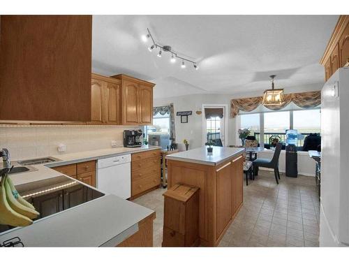 212 3Rd Avenue East, Hussar, AB - Indoor Photo Showing Kitchen