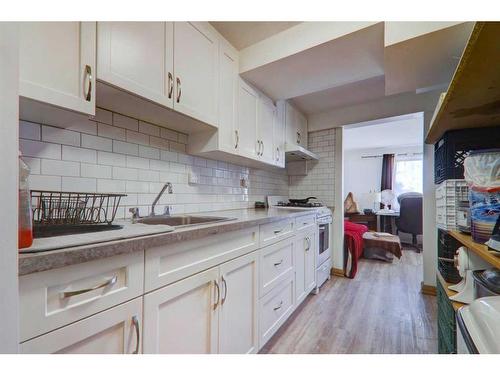 1135 Jamieson Avenue Ne, Calgary, AB - Indoor Photo Showing Kitchen