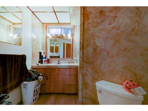 1135 Jamieson Avenue Ne, Calgary, AB - Indoor Photo Showing Bathroom