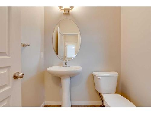 647 Mahogany Boulevard Se, Calgary, AB - Indoor Photo Showing Bathroom