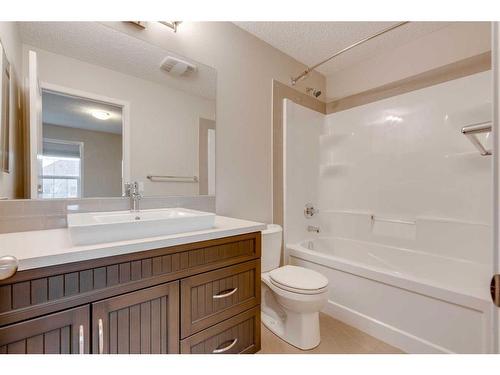 647 Mahogany Boulevard Se, Calgary, AB - Indoor Photo Showing Bathroom