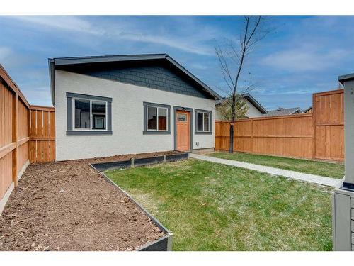 647 Mahogany Boulevard Se, Calgary, AB - Outdoor