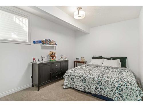 40 Masters Landing Se, Calgary, AB - Indoor Photo Showing Bedroom