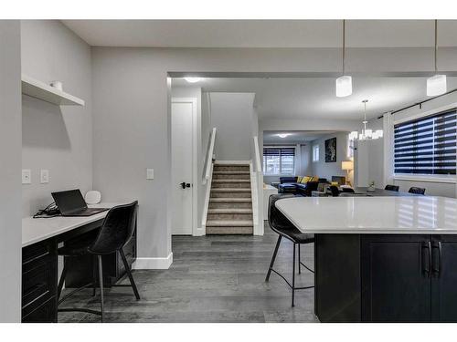 206 Yorkville Green Sw, Calgary, AB - Indoor Photo Showing Kitchen