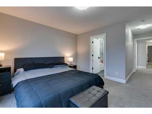 206 Yorkville Green Sw, Calgary, AB - Indoor Photo Showing Bedroom