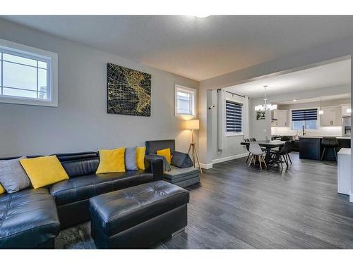 206 Yorkville Green Sw, Calgary, AB - Indoor Photo Showing Living Room