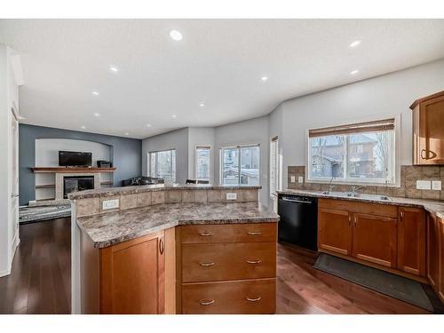 137 Willowmere Way, Chestermere, AB - Indoor Photo Showing Kitchen