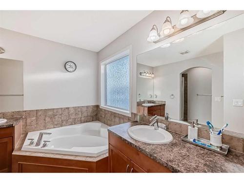 137 Willowmere Way, Chestermere, AB - Indoor Photo Showing Bathroom