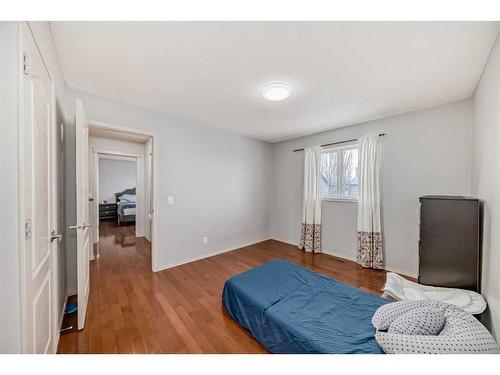 137 Willowmere Way, Chestermere, AB - Indoor Photo Showing Bedroom