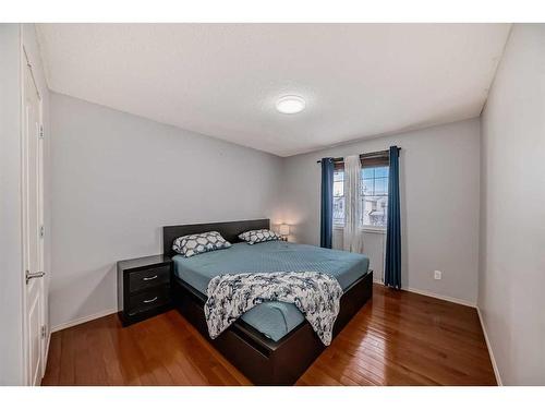 137 Willowmere Way, Chestermere, AB - Indoor Photo Showing Bedroom