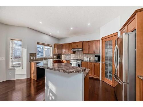 137 Willowmere Way, Chestermere, AB - Indoor Photo Showing Kitchen