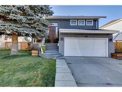 88 Woodfield Crescent SW Calgary, AB T2W 3W4