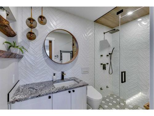 88 Woodfield Crescent Sw, Calgary, AB - Indoor Photo Showing Bathroom