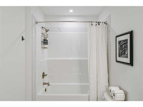 142 Seton Gardens Se, Calgary, AB - Indoor Photo Showing Bathroom