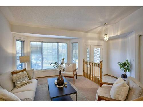 13 Mt Robson Close Se, Calgary, AB - Indoor Photo Showing Living Room