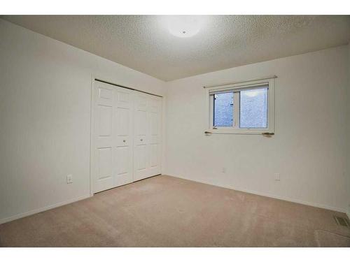 13 Mt Robson Close Se, Calgary, AB - Indoor Photo Showing Other Room