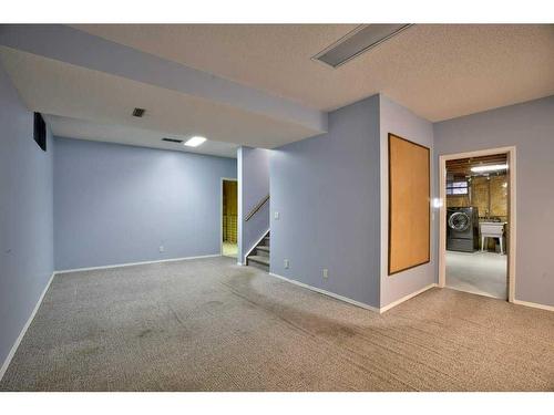 13 Mt Robson Close Se, Calgary, AB - Indoor