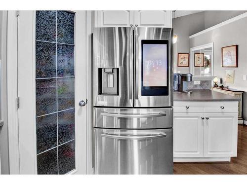 209 West Creek Springs, Chestermere, AB - Indoor Photo Showing Kitchen